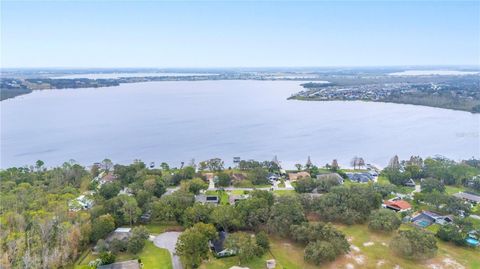 A home in AUBURNDALE