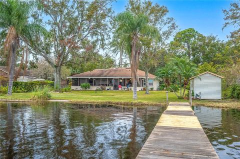 A home in AUBURNDALE