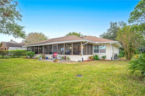 A home in AUBURNDALE