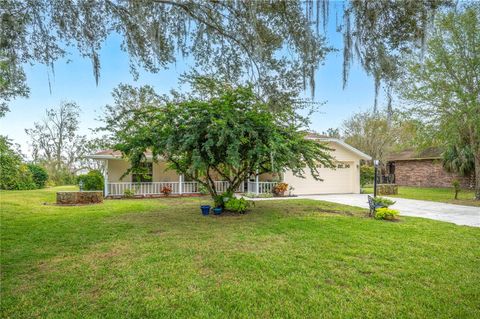 A home in AUBURNDALE