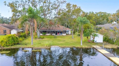 A home in AUBURNDALE