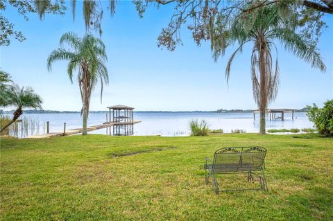 A home in AUBURNDALE