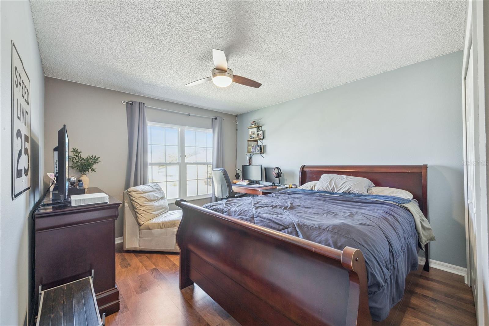 AUTUMN CHASE - Residential