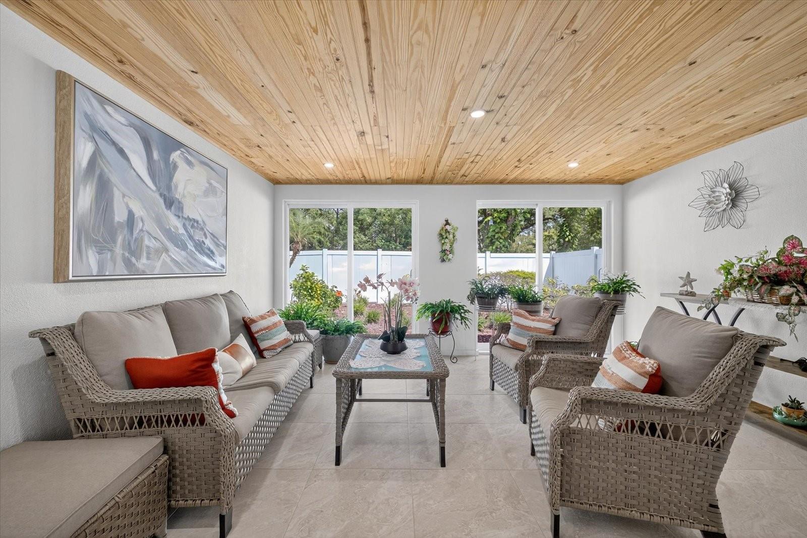 4805 N MACDILL AVENUE