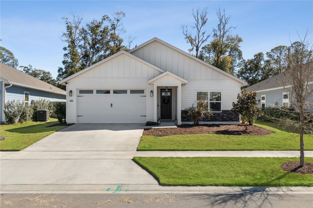 Photo of 1441 SW 66th Way, Gainesville, FL 32607 (MLS # GC537007)