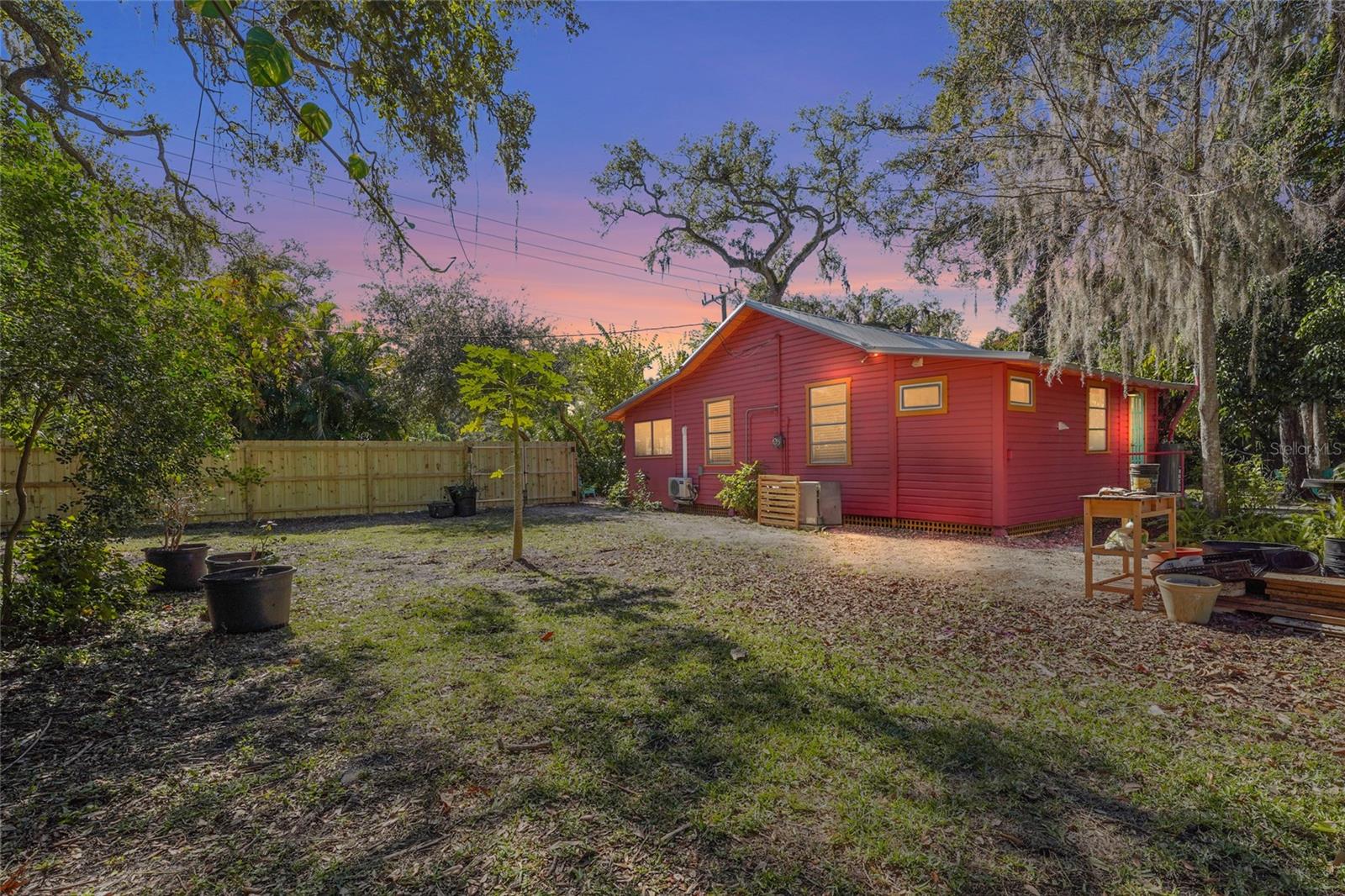 PALM GROVE - Residential