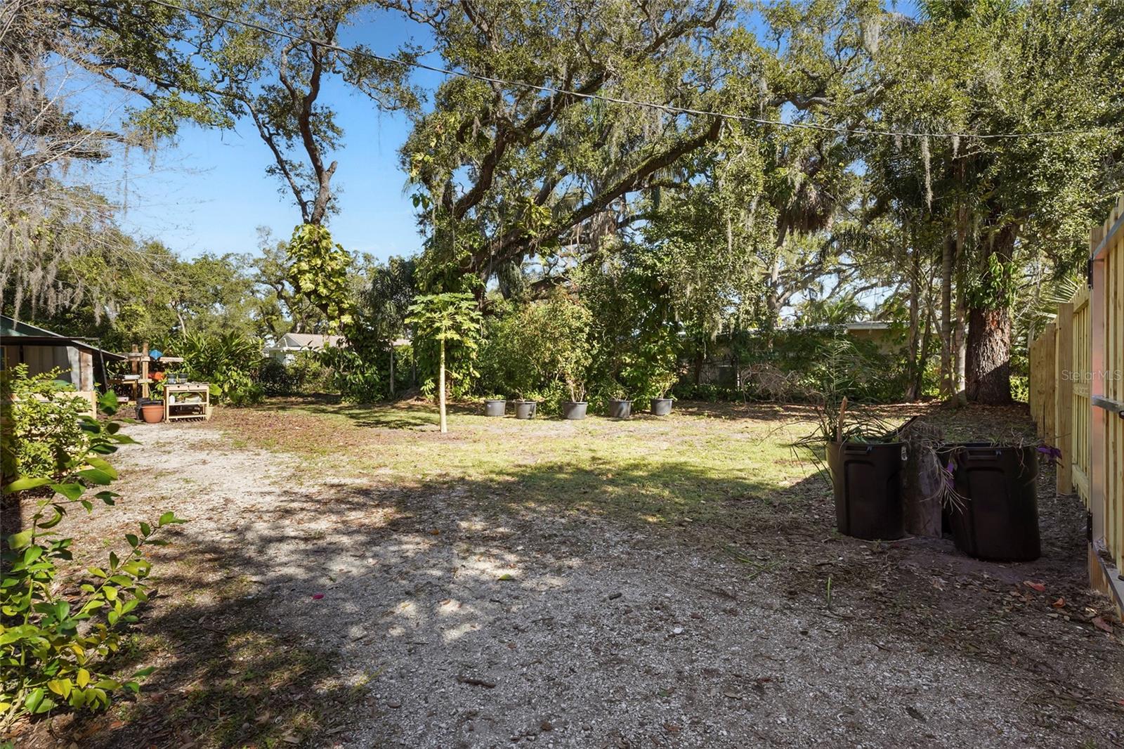 PALM GROVE - Residential