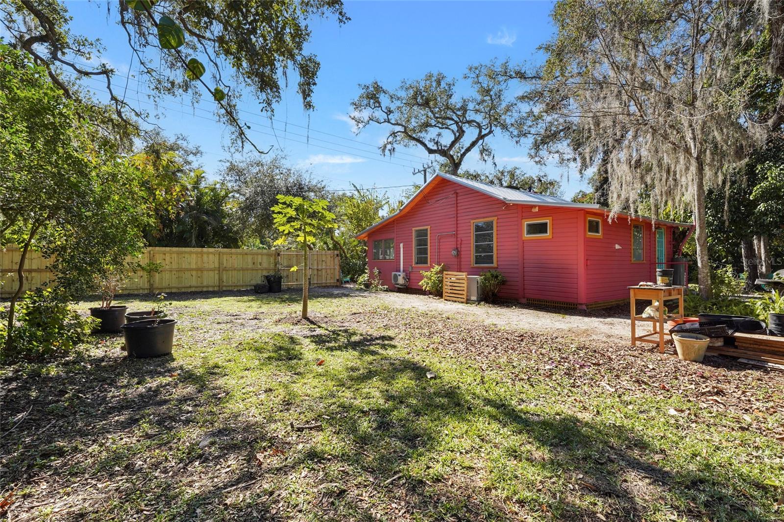 PALM GROVE - Residential