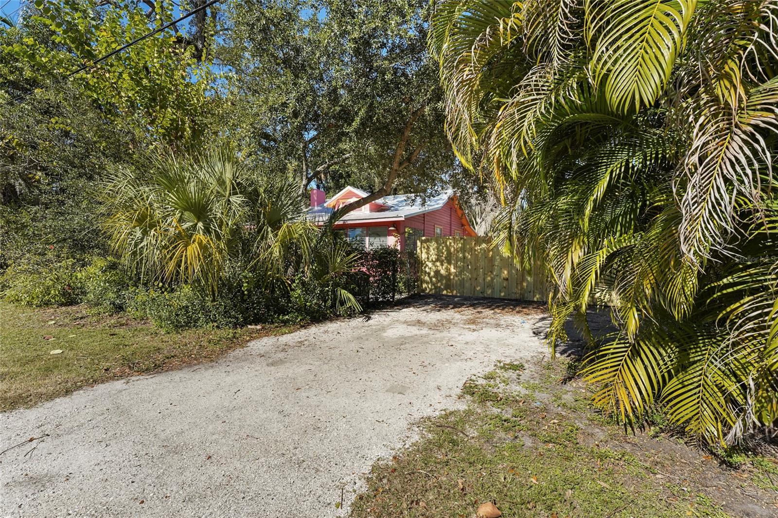 PALM GROVE - Residential