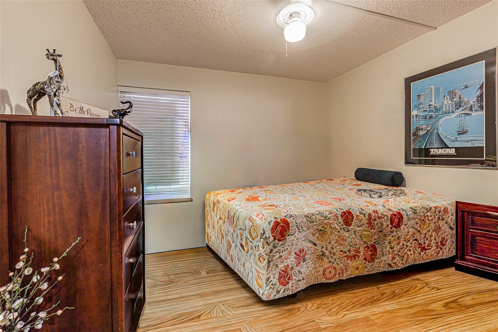 THE CONDOMIN F SUNSET PARK - Residential