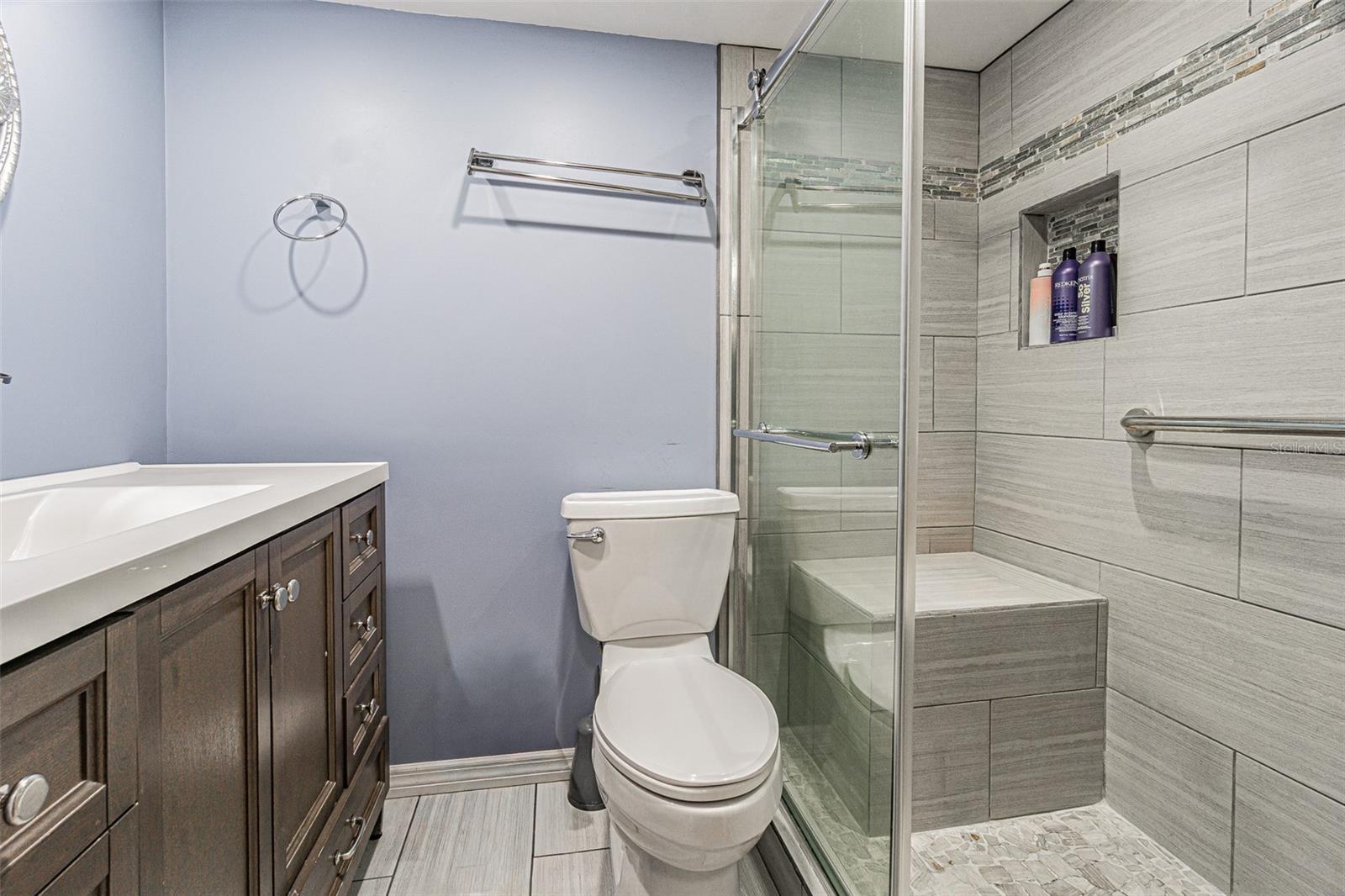 THE CONDOMIN F SUNSET PARK - Residential