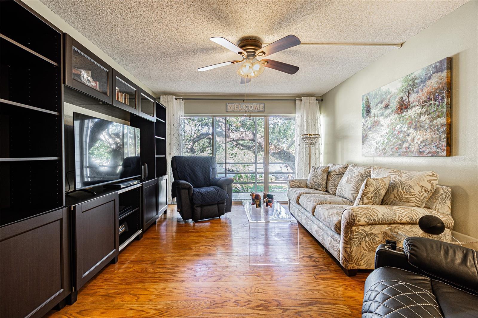 THE CONDOMIN F SUNSET PARK - Residential