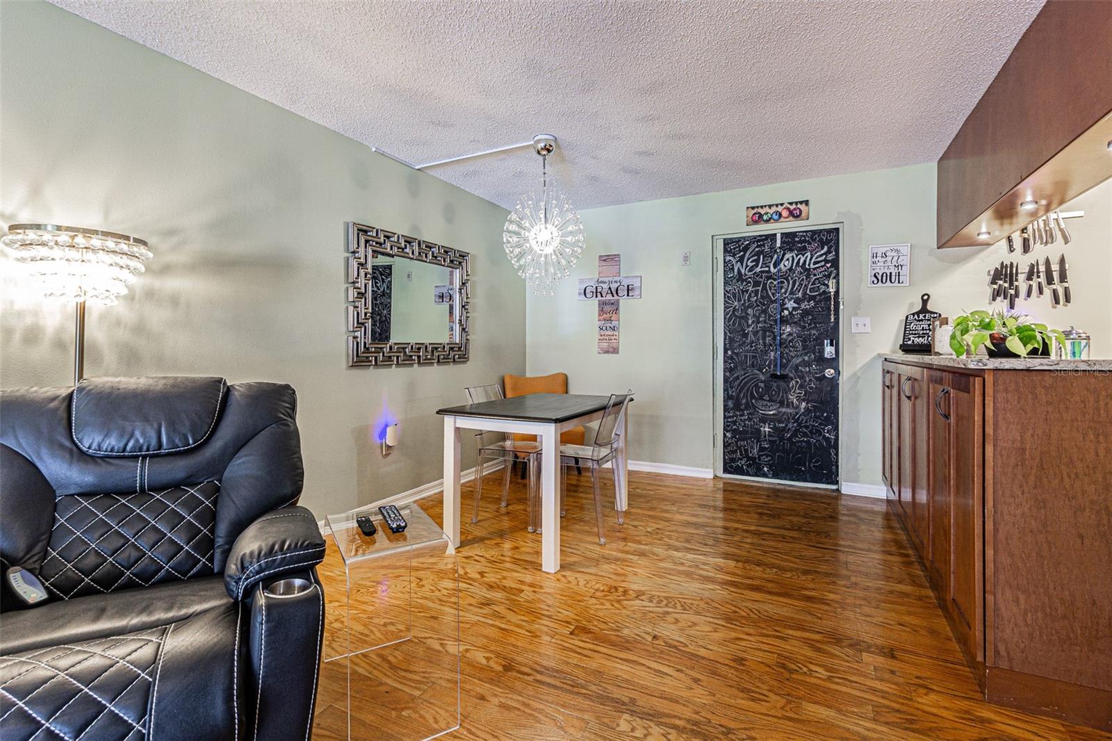 THE CONDOMIN F SUNSET PARK - Residential