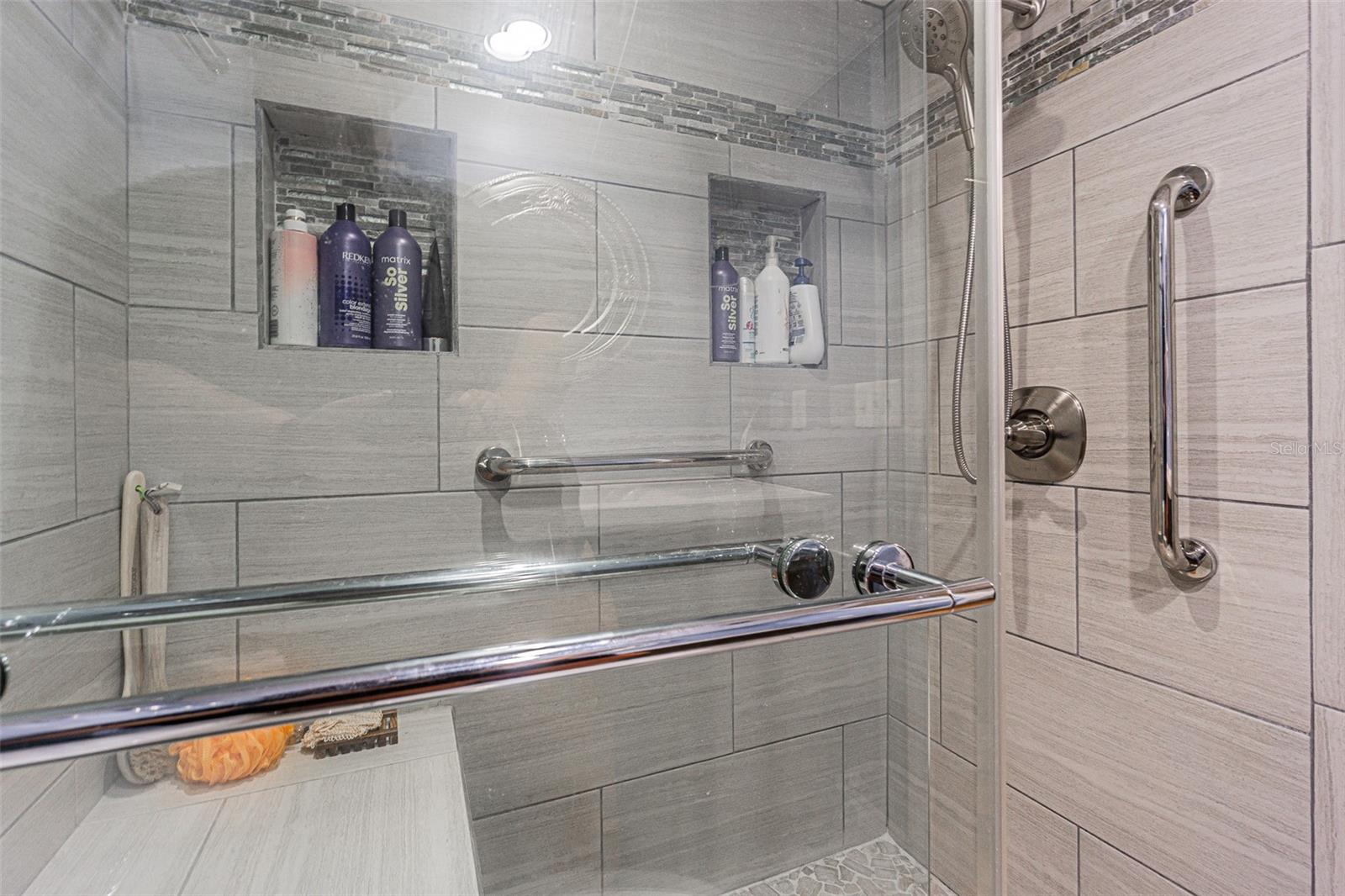 THE CONDOMIN F SUNSET PARK - Residential