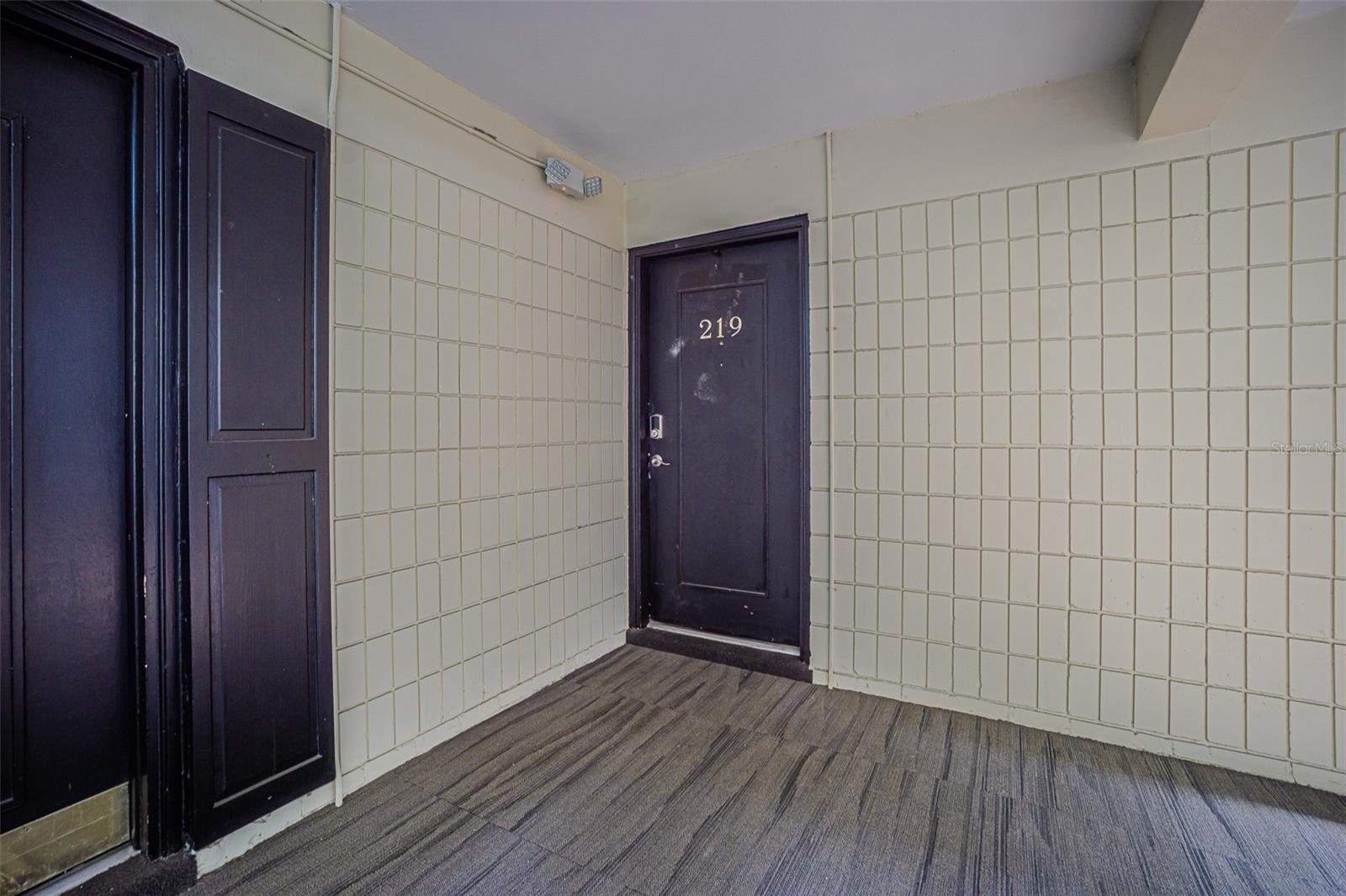 THE CONDOMIN F SUNSET PARK - Residential