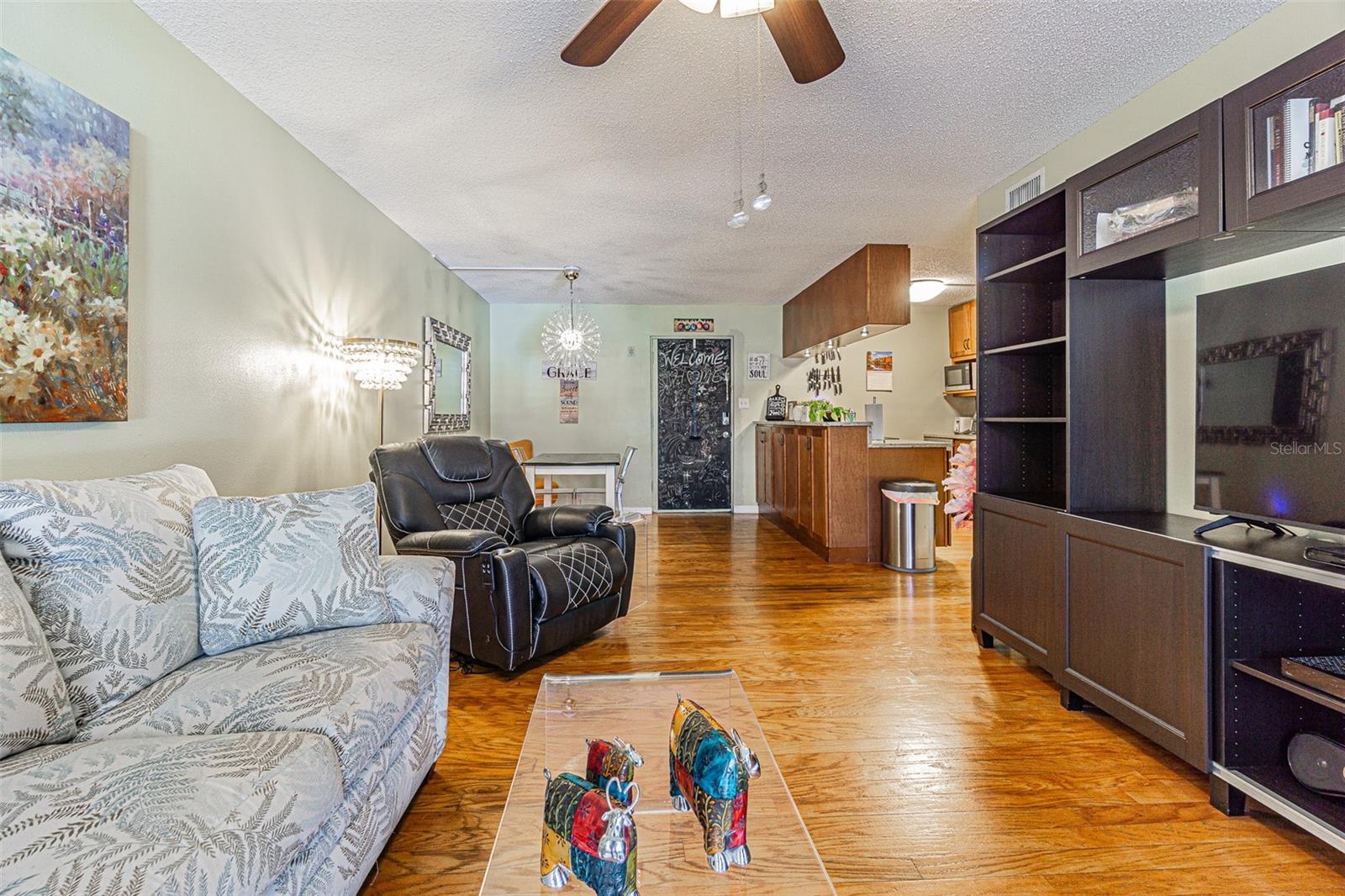 THE CONDOMIN F SUNSET PARK - Residential