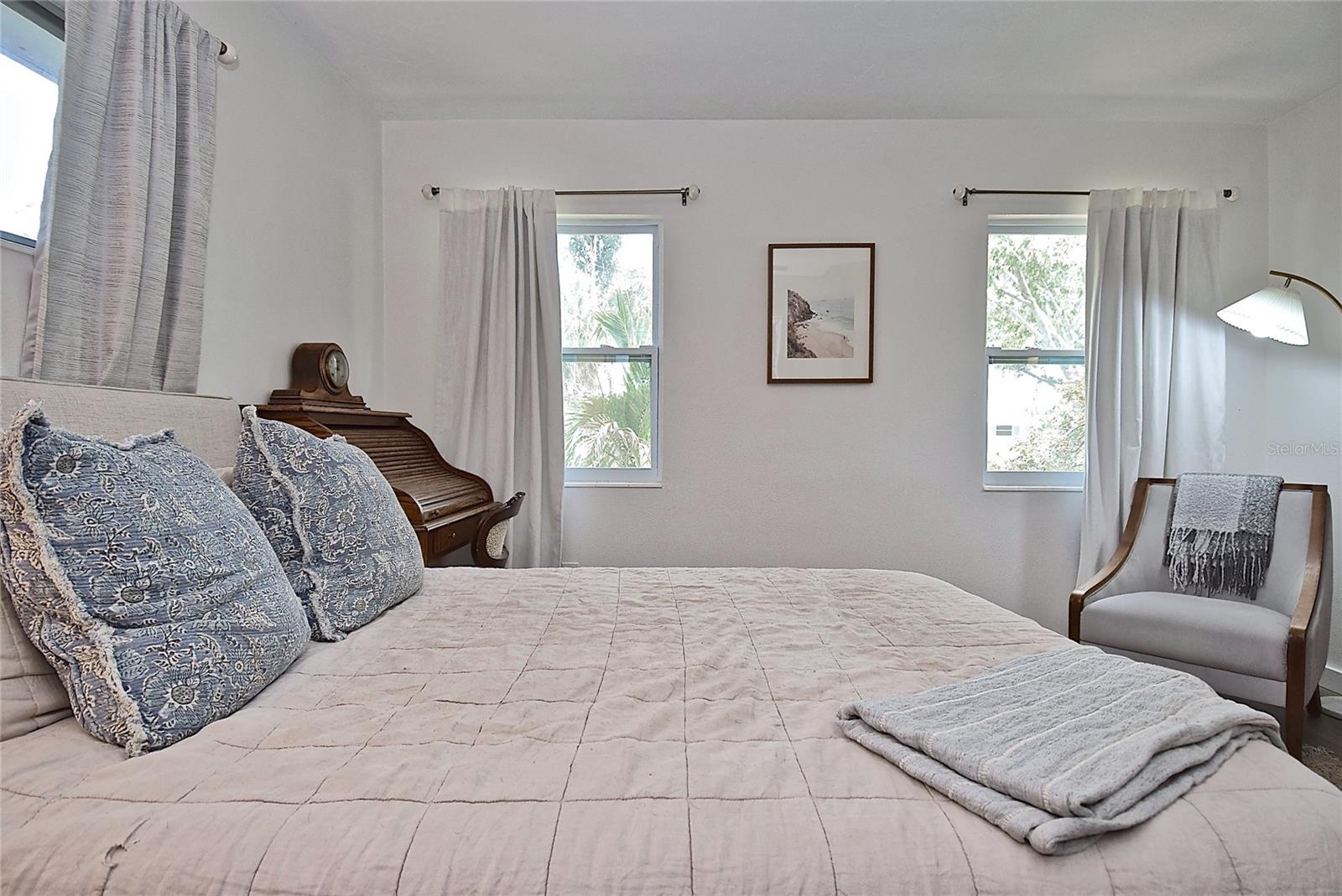 SOUTH GATE MANOR - Residential