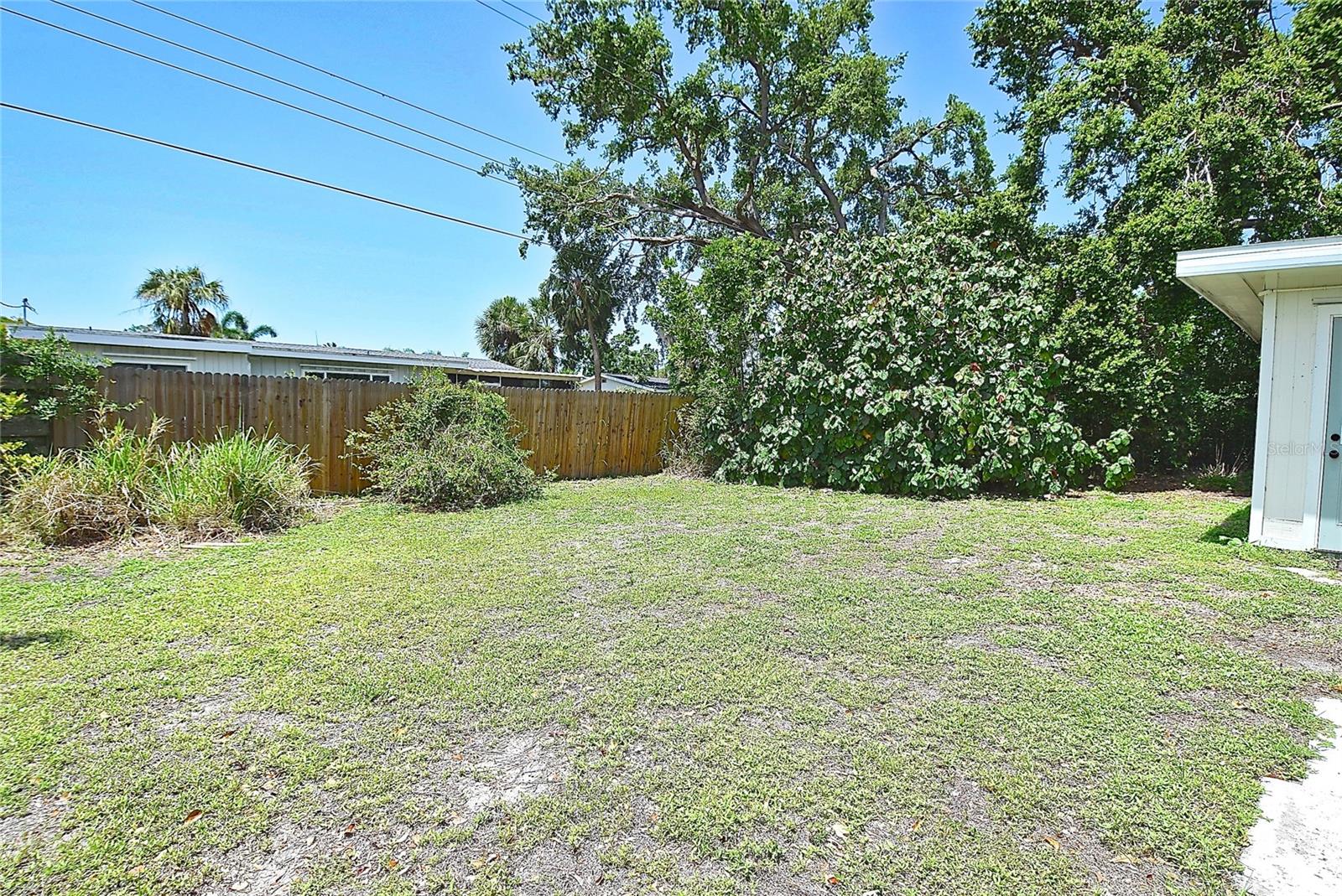 SOUTH GATE MANOR - Residential