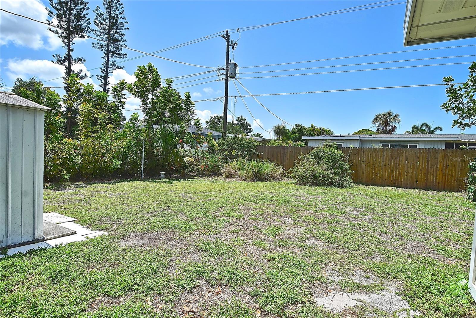 SOUTH GATE MANOR - Residential