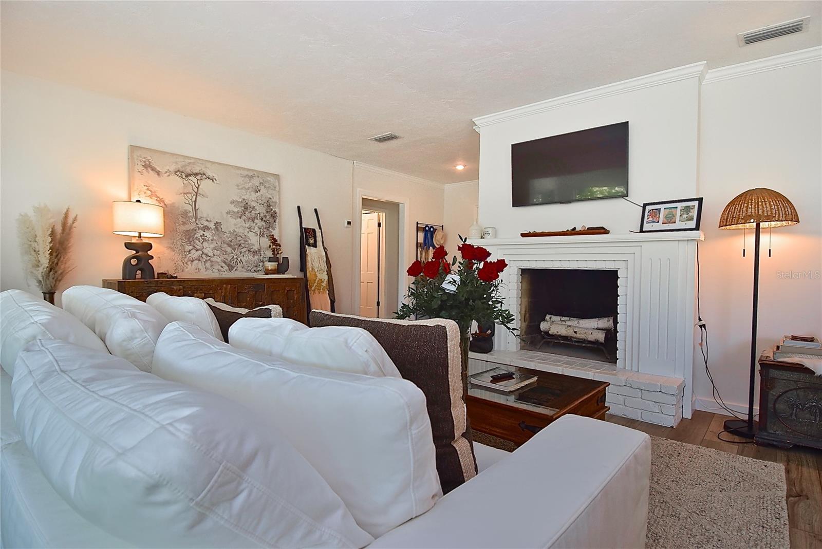 SOUTH GATE MANOR - Residential