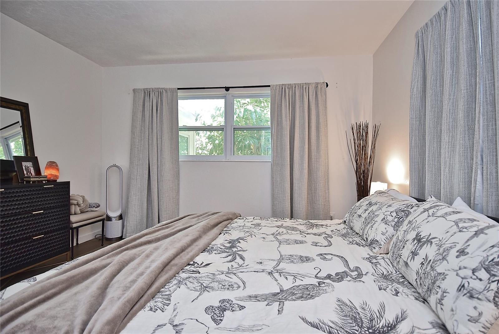 SOUTH GATE MANOR - Residential