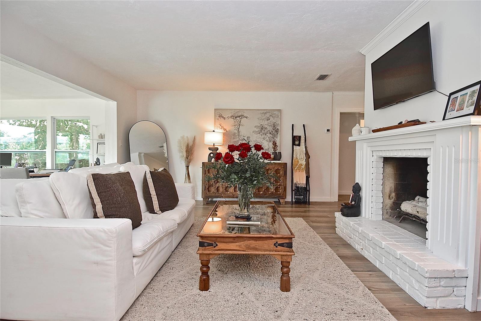 SOUTH GATE MANOR - Residential