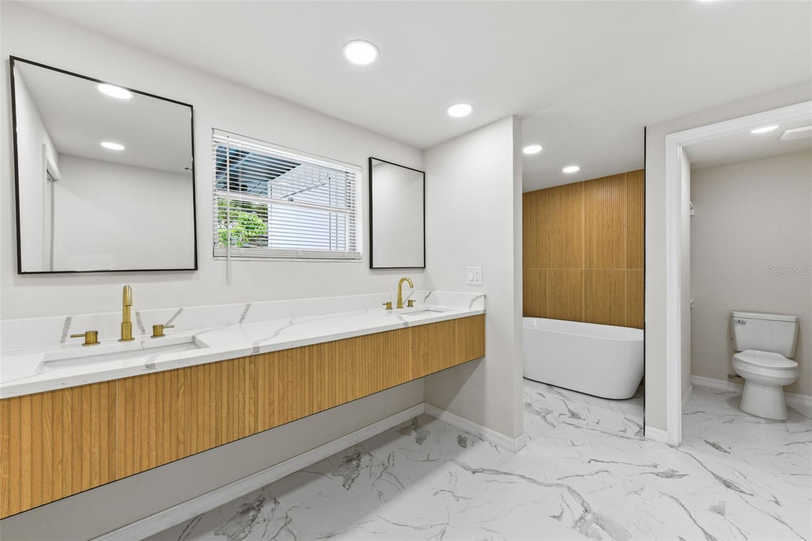 ENGELWOOD PARK - Residential