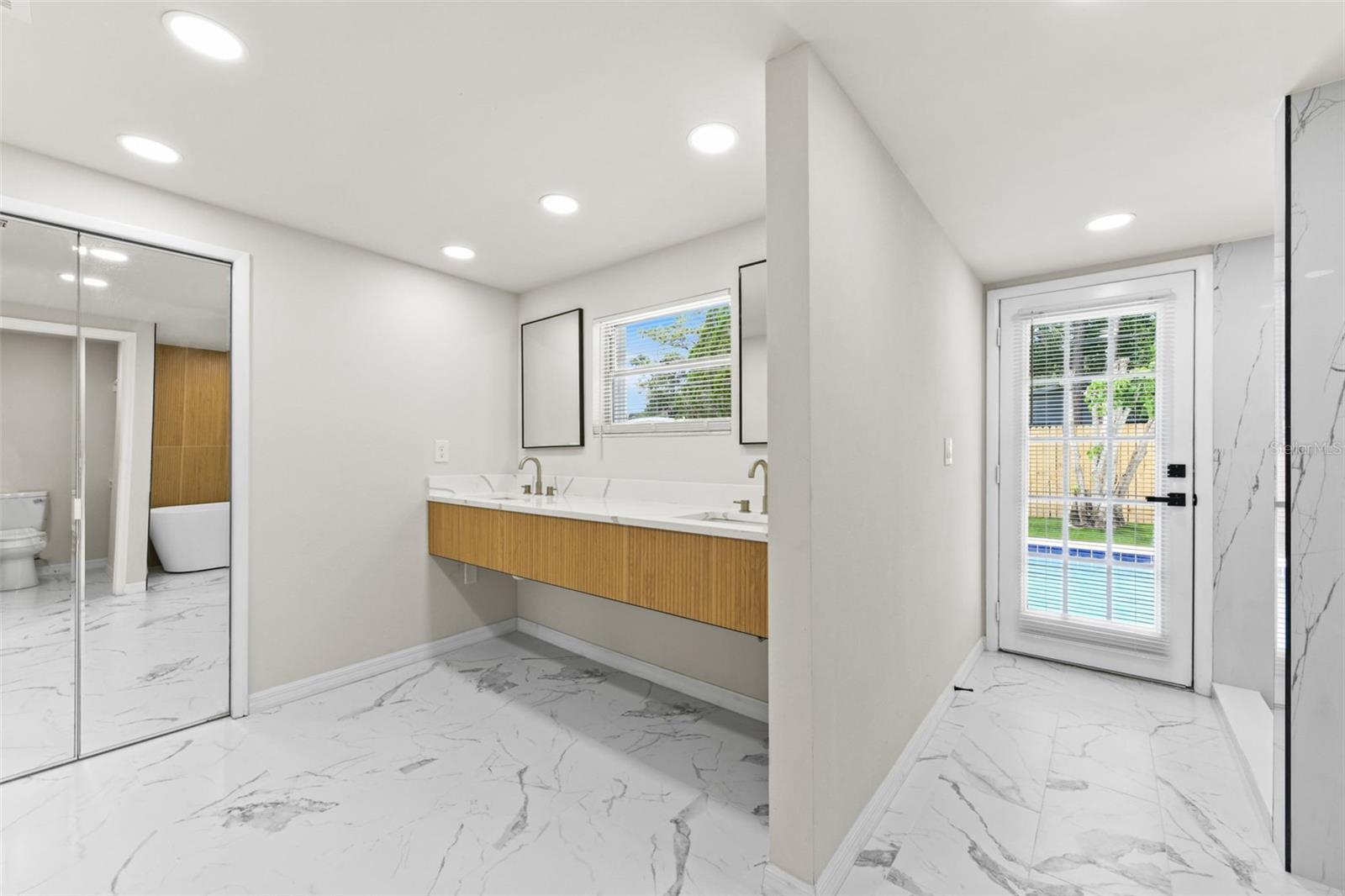 ENGELWOOD PARK - Residential