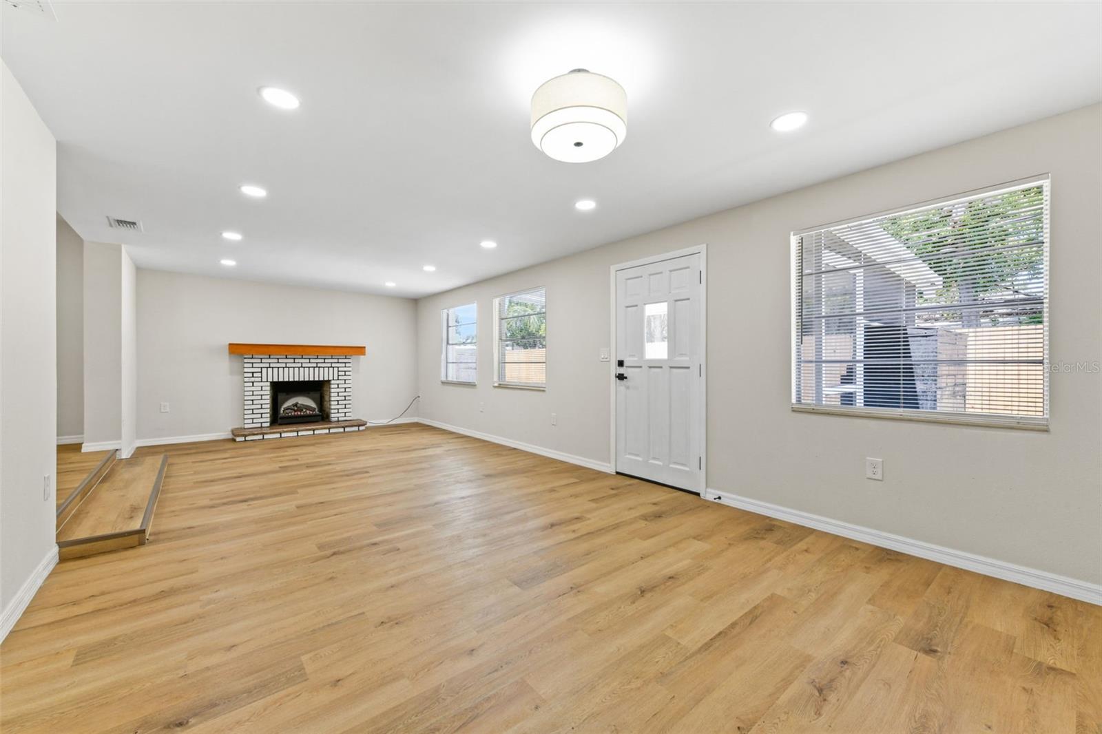 ENGELWOOD PARK - Residential