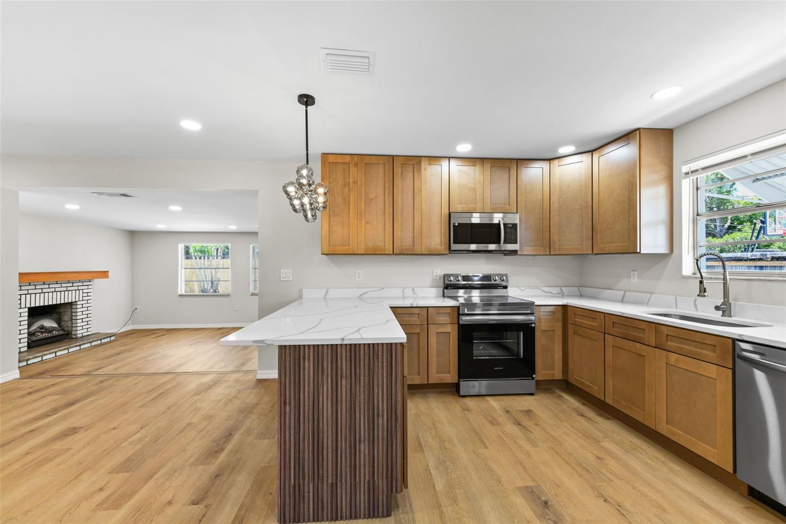 ENGELWOOD PARK - Residential