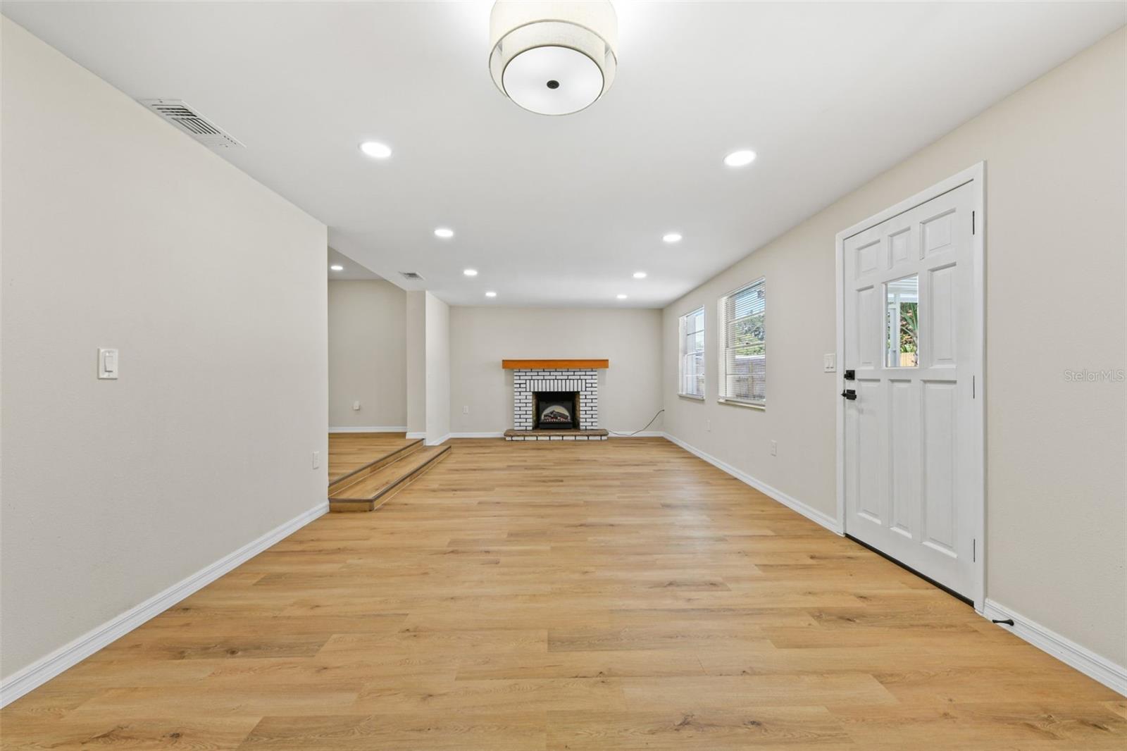 ENGELWOOD PARK - Residential