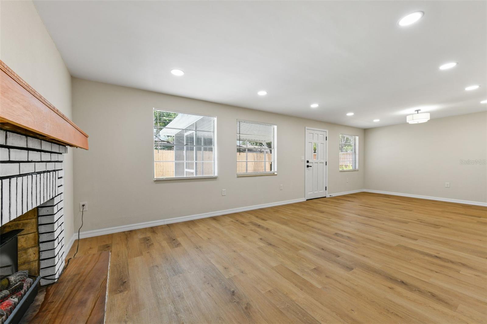 ENGELWOOD PARK - Residential