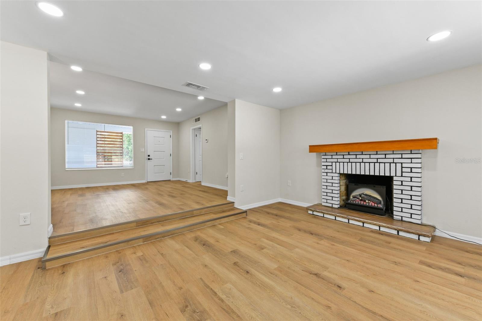 ENGELWOOD PARK - Residential