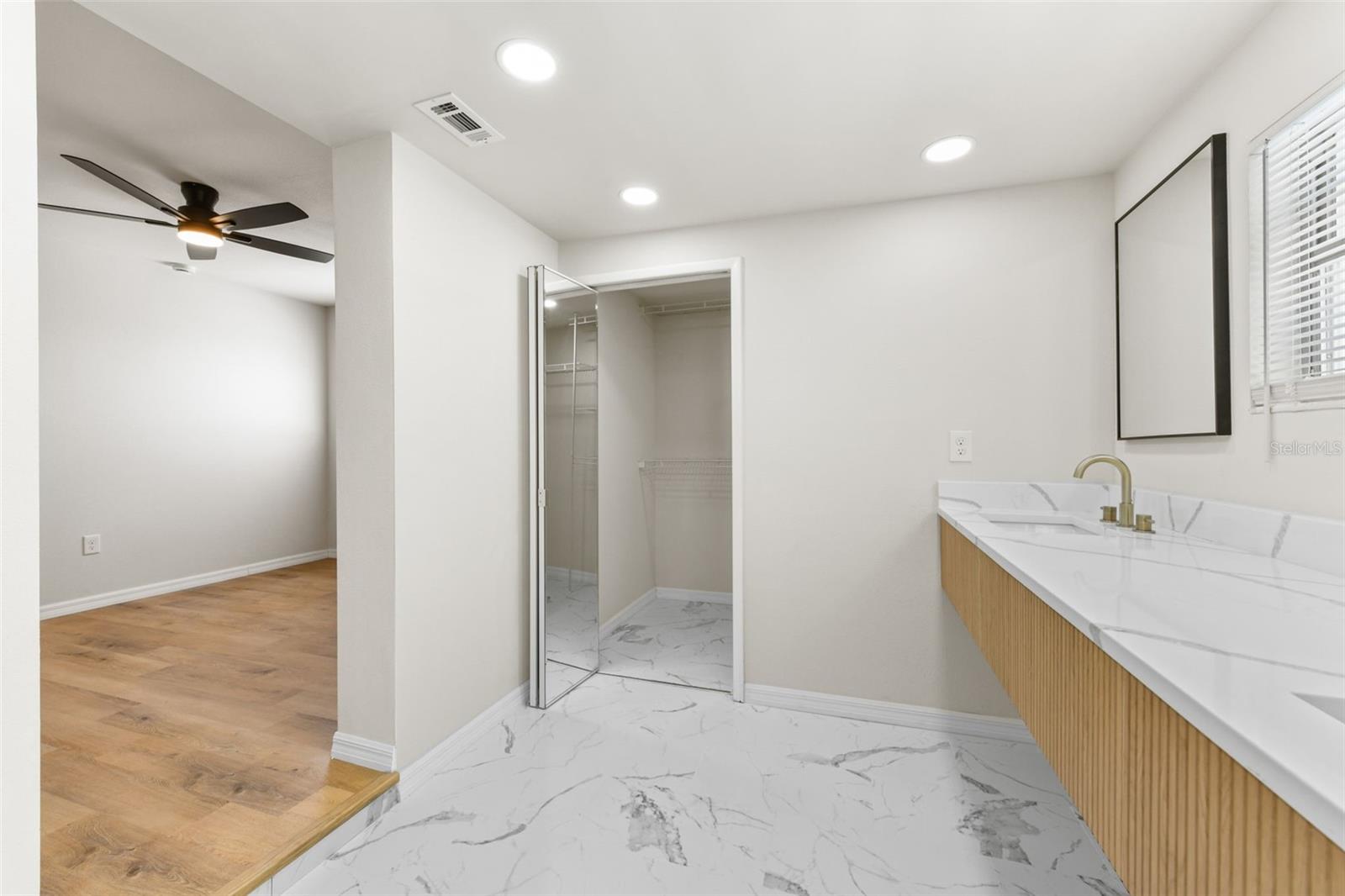 ENGELWOOD PARK - Residential