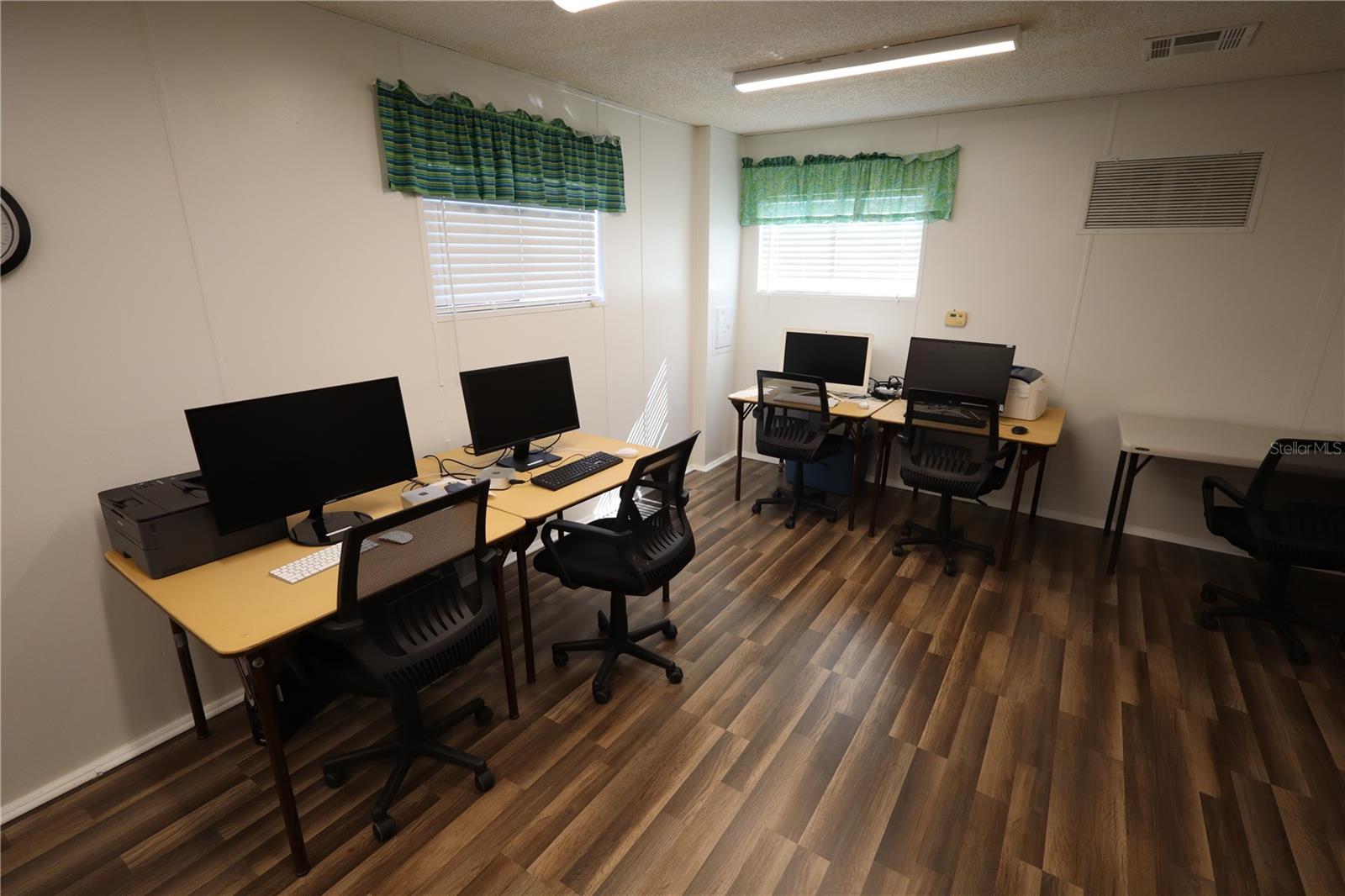 MAPLE LEAF ESTATES - Residential