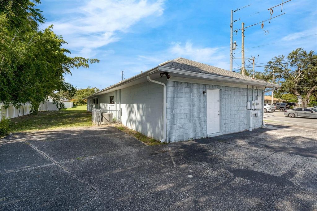Photo of 2306 Lee Road, Winter Park, FL 32789 (MLS # O6353126)