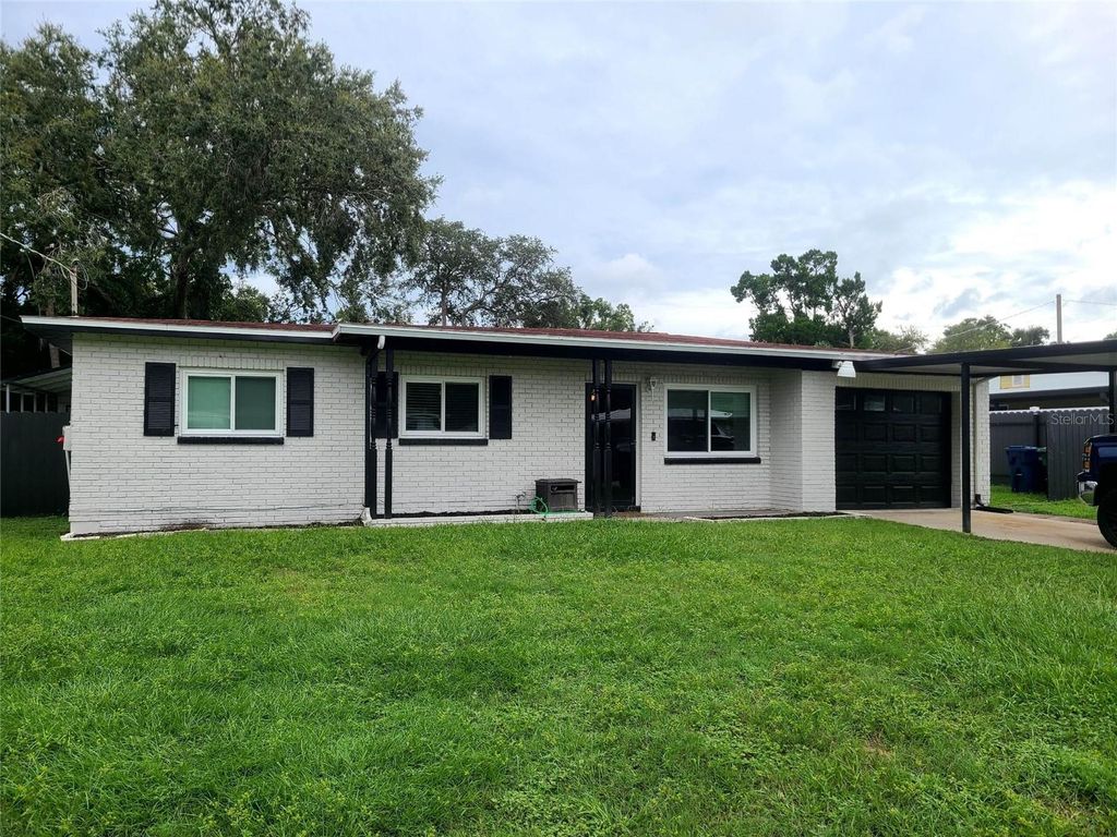 Photo of 806 W 114th Avenue, Tampa, FL 33612 (MLS # TB8428326)