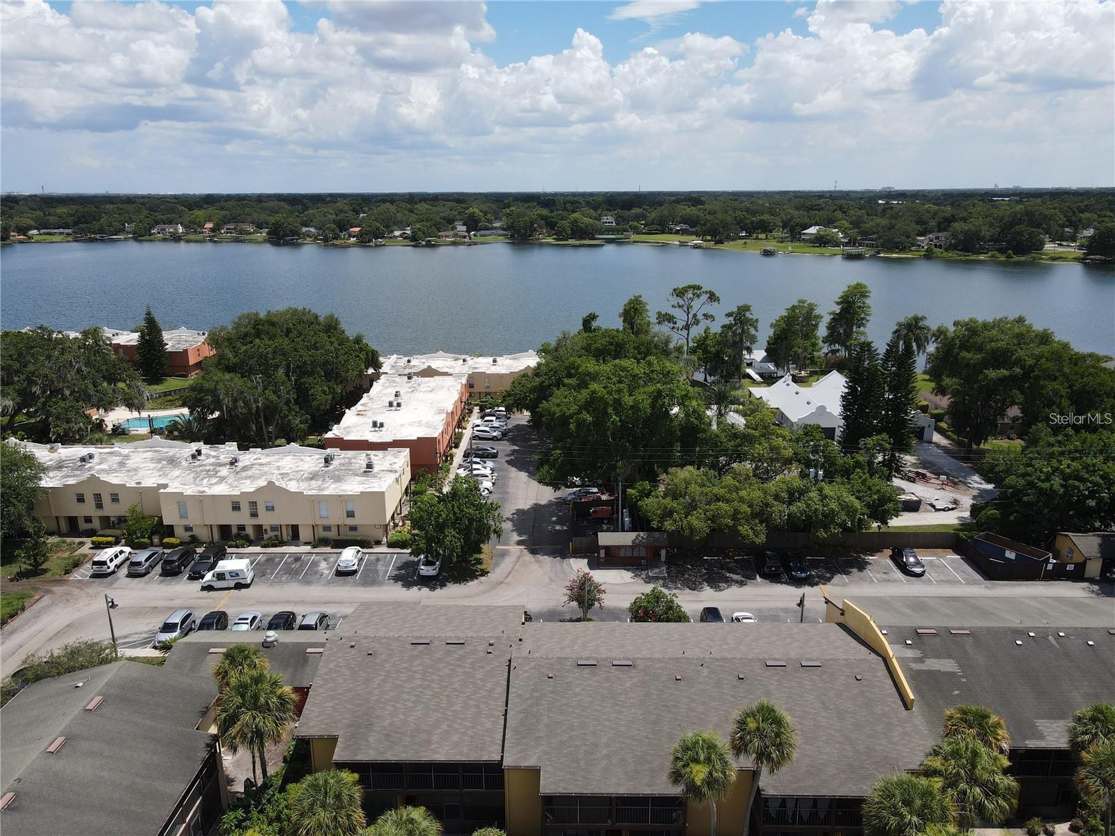 LA COSTA BRAVA LAKESIDE - Residential