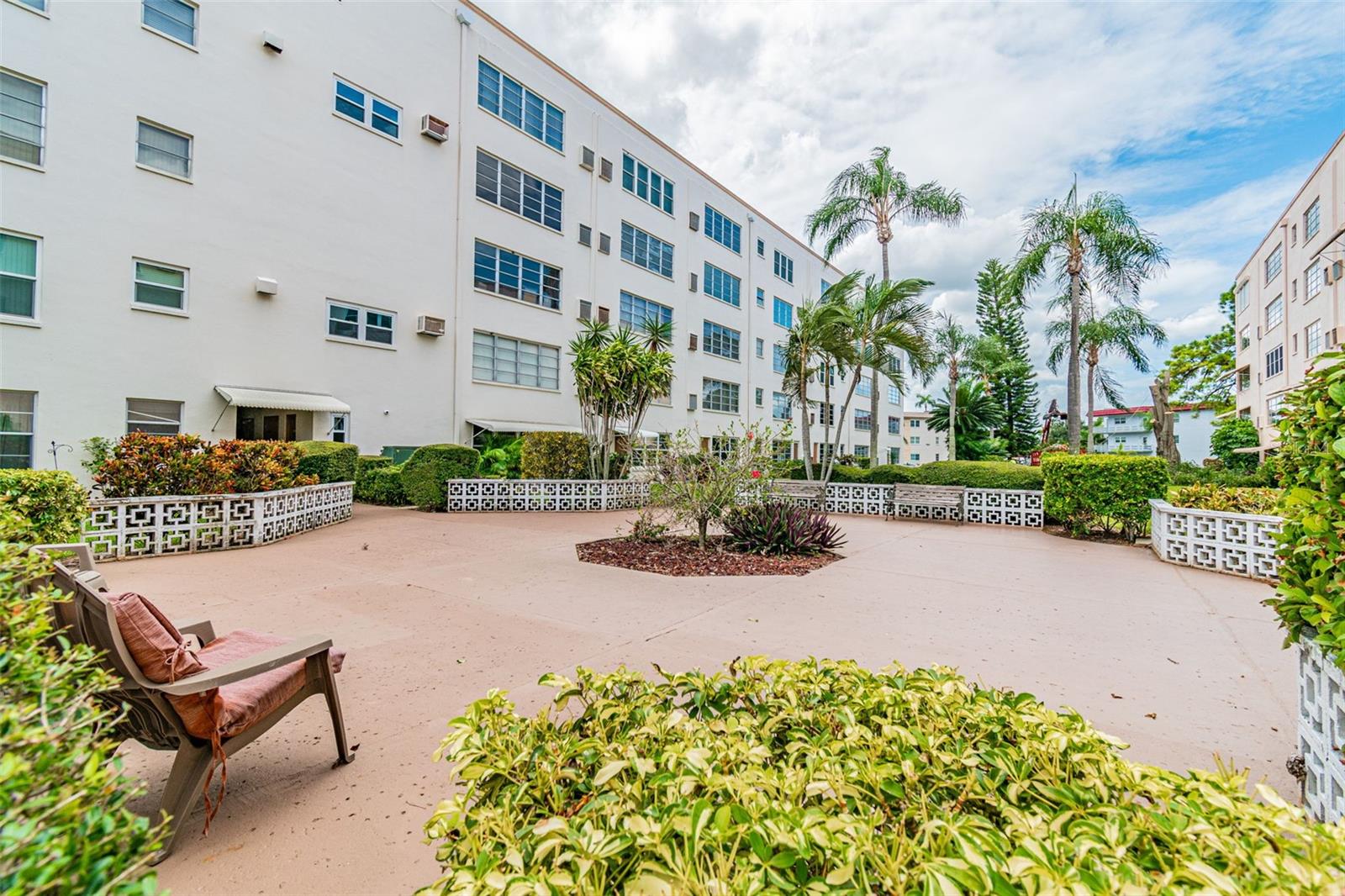 FIVE TOWNS OF ST PETE - Residential