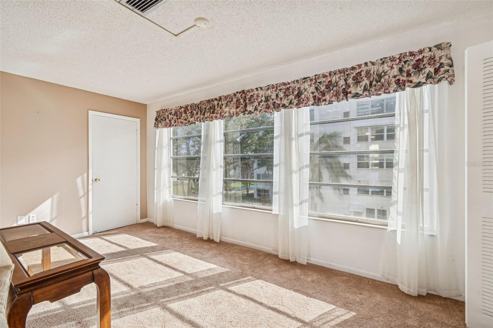 FIVE TOWNS OF ST PETE - Residential