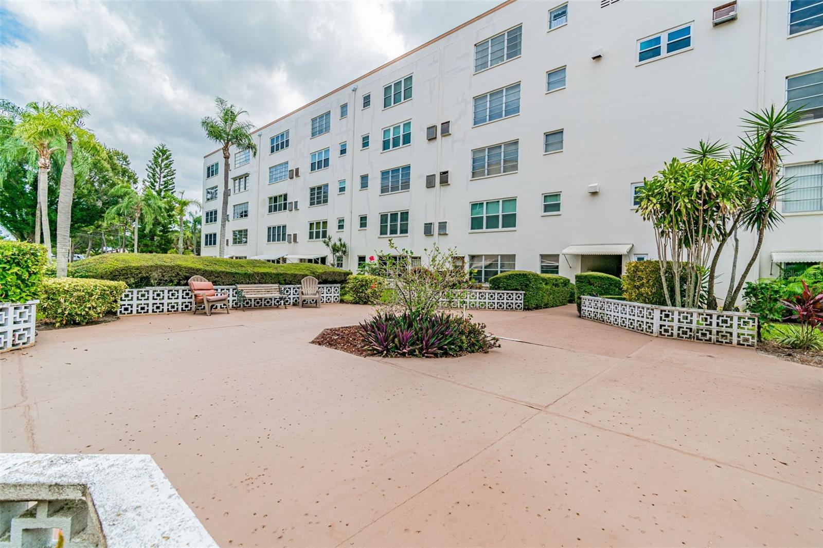 FIVE TOWNS OF ST PETE - Residential