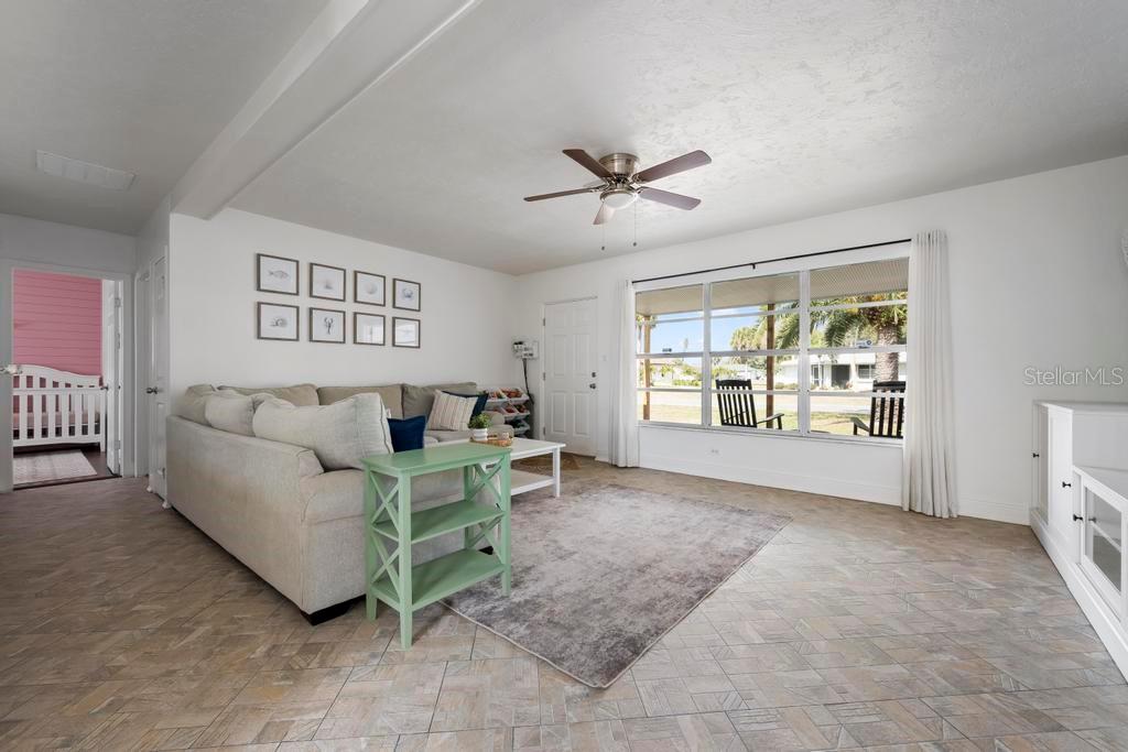 SOUTH VENICE - Residential