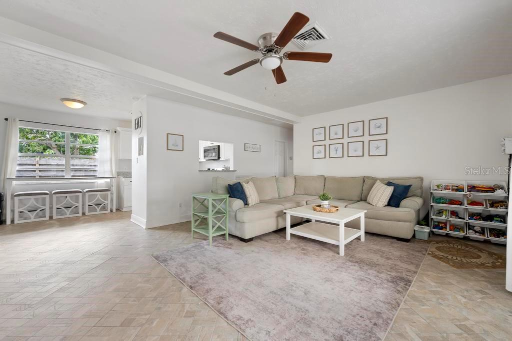 SOUTH VENICE - Residential