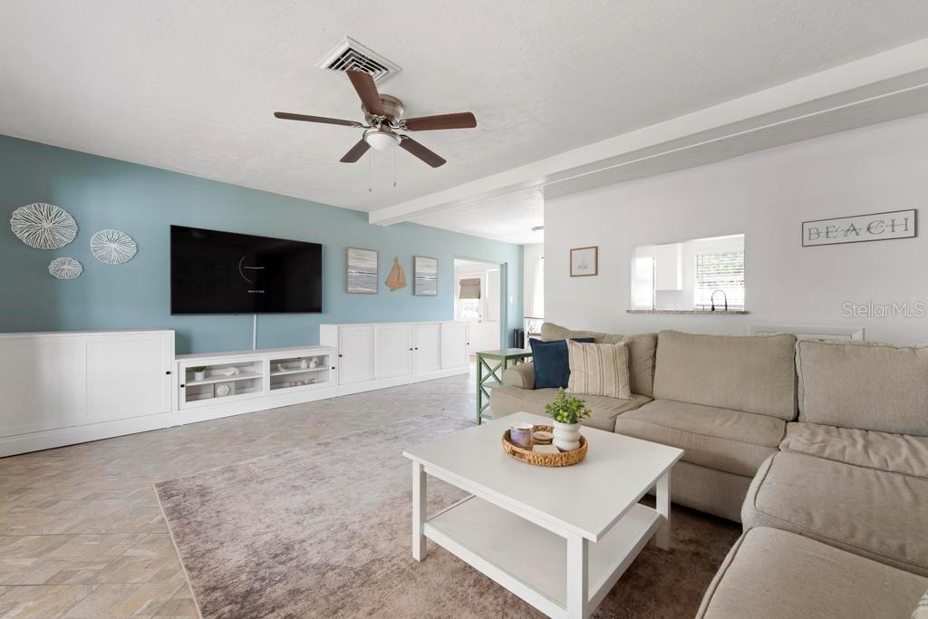 SOUTH VENICE - Residential