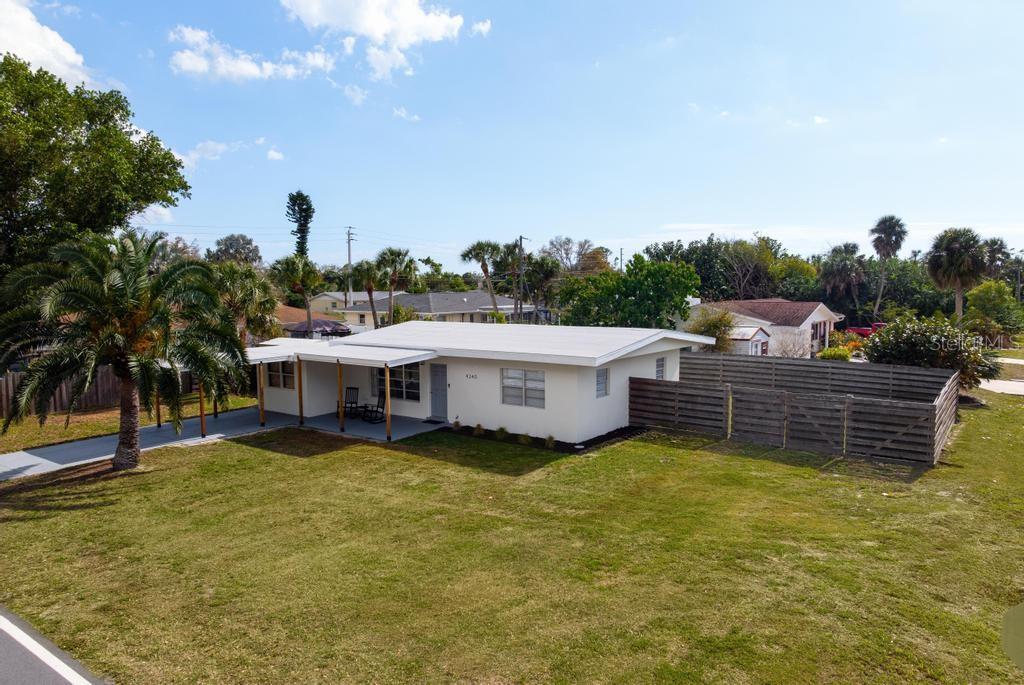 SOUTH VENICE - Residential