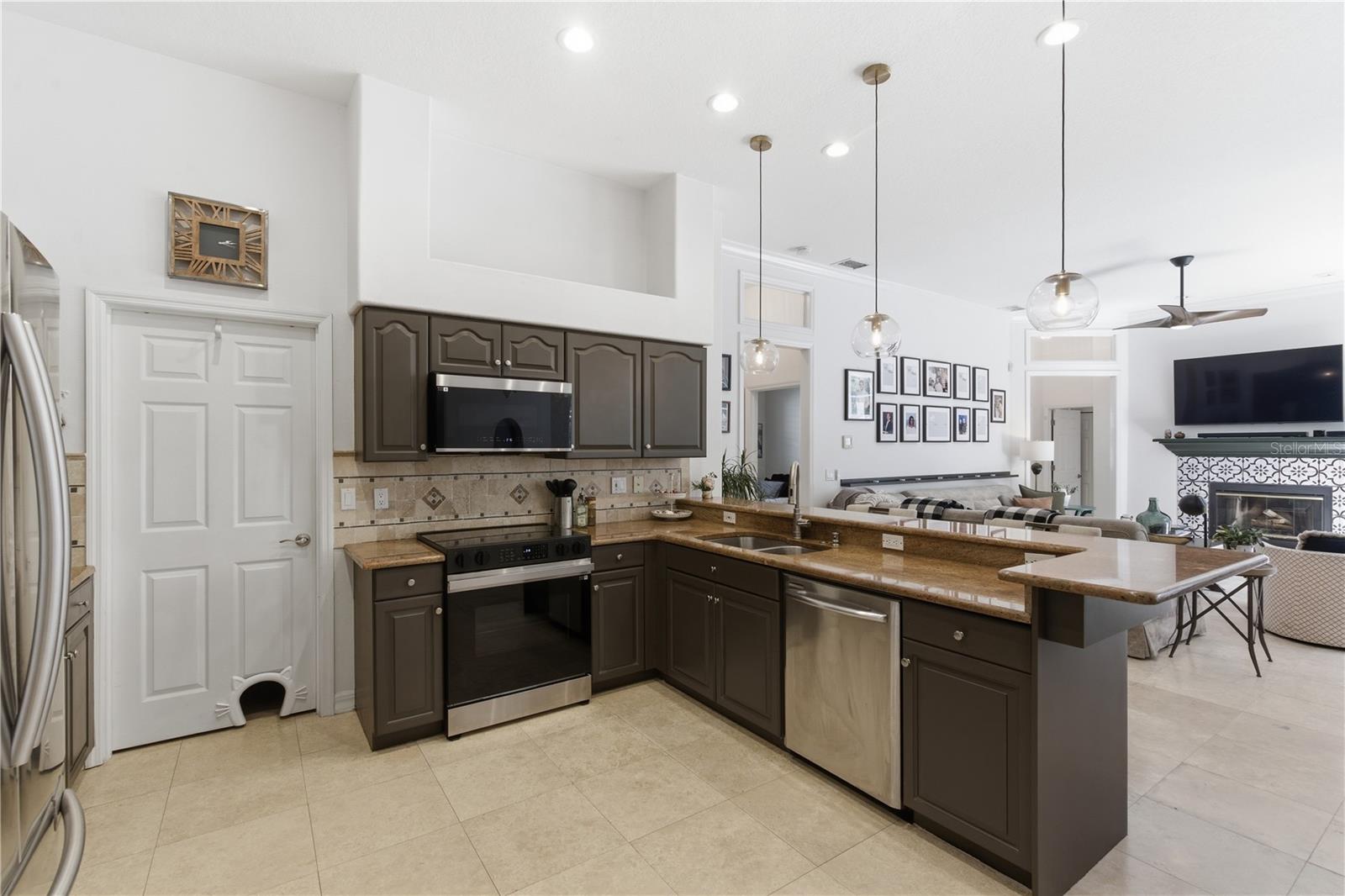 HUNTERS GREEN PRCL 6 - Residential Lease