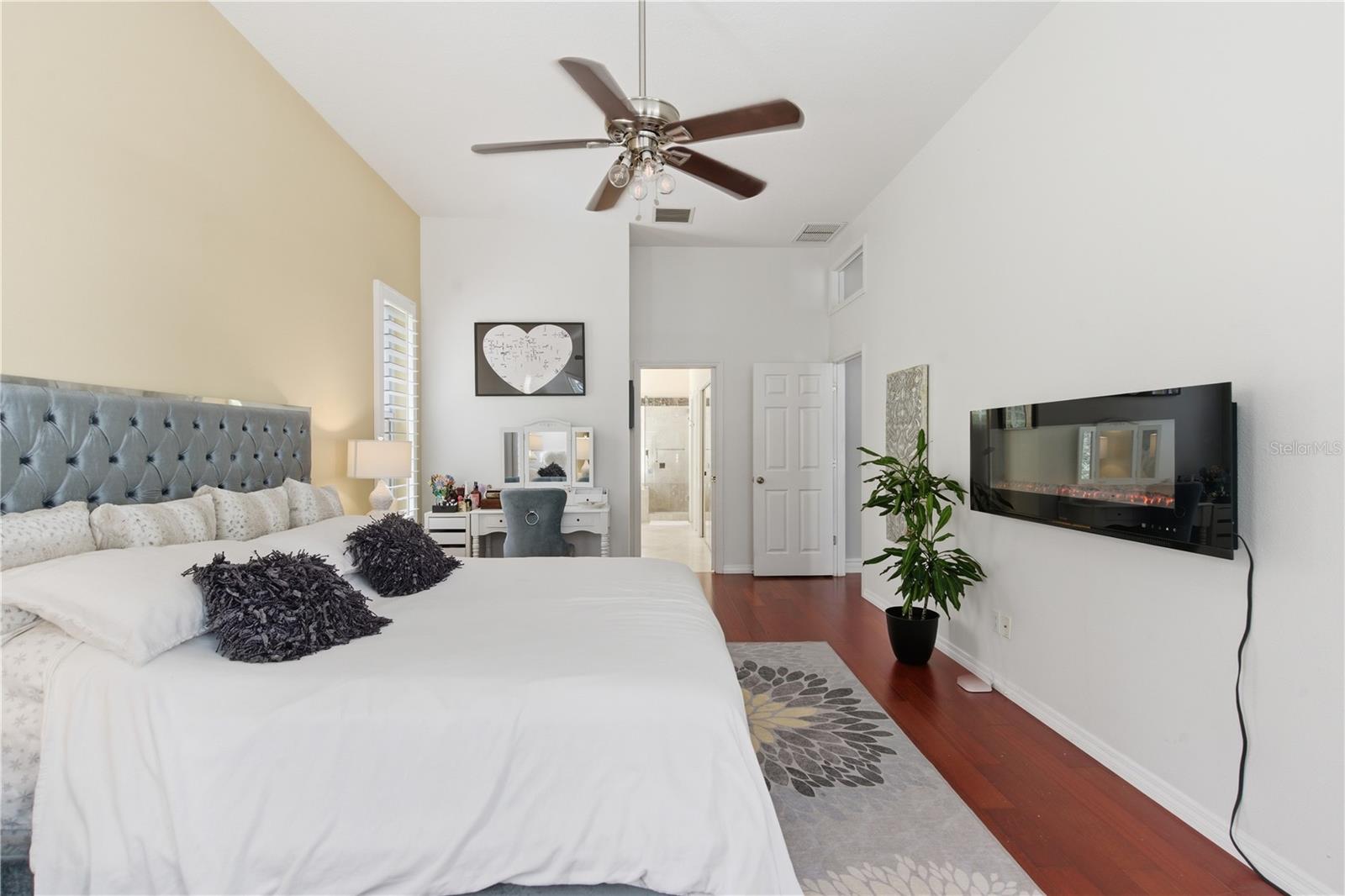 HUNTERS GREEN PRCL 6 - Residential Lease