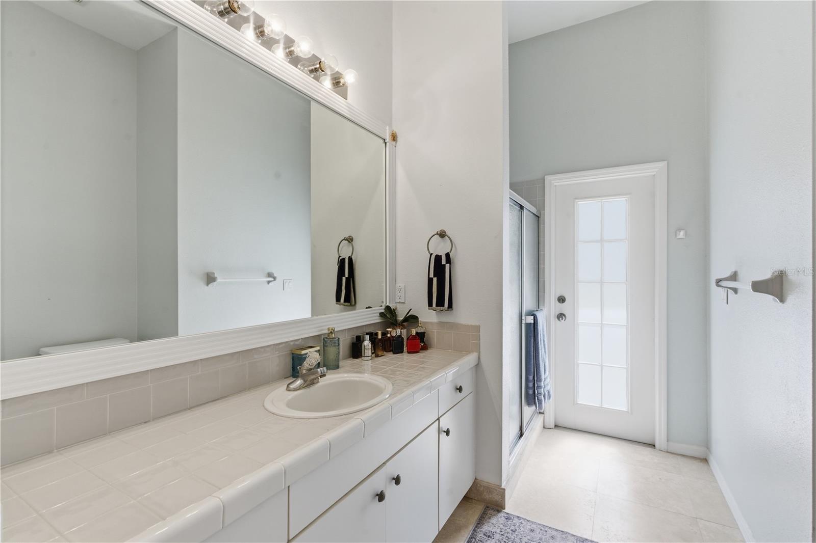 HUNTERS GREEN PRCL 6 - Residential Lease