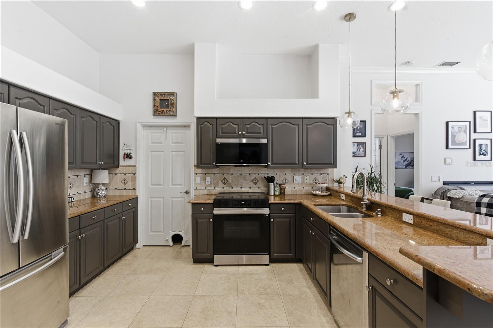 HUNTERS GREEN PRCL 6 - Residential Lease