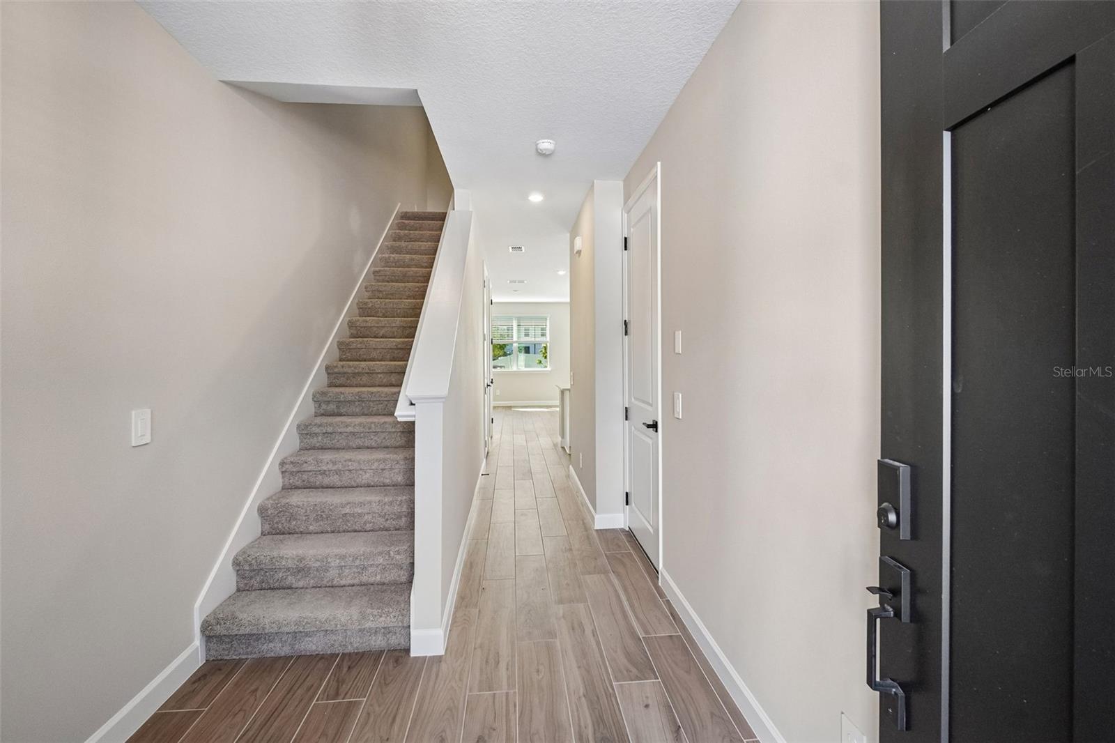 7487 DEER VALLEY CIRCLE